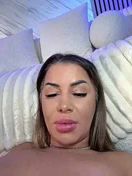 KirstieVegas Adlı Modelin Canlı XXX Sohbeti