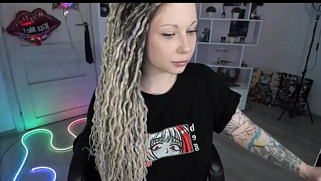 HoneySallyMoore Adlı Modelin Canlı XXX Sohbeti