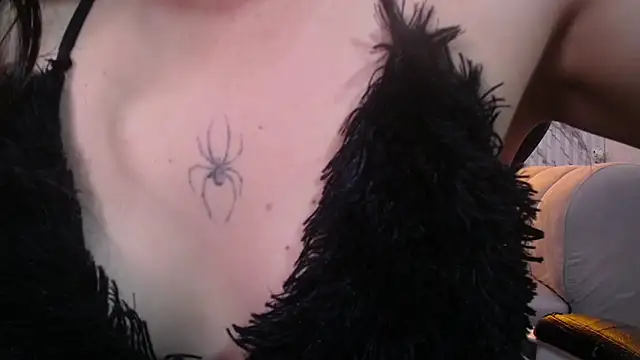 Erika_Suarez_b's Live XXX Chat