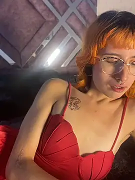 Show modela Alice_Hecatee na web-kameri