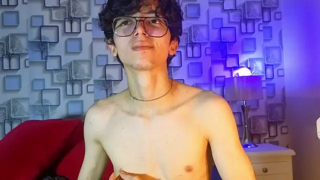 Twink_Sebas7 Show in webcam