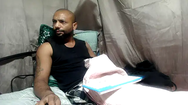 CamodickのライブXXXチャット