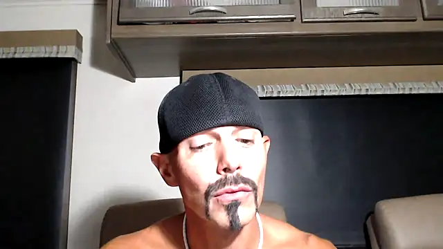 Pokazy przed kamerką – ThickD2C