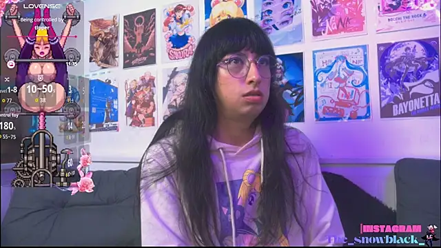 snowblack_: διαδικτυακό σόου στην κάμερα