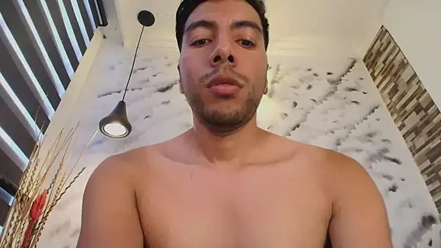 Show modela Max_Hornye na web-kameri