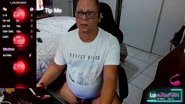 Axel_264 在線直播表演