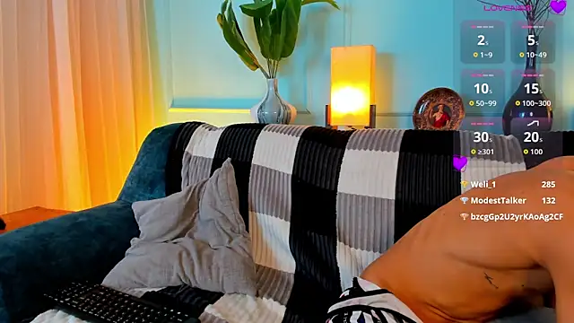 Cheys_Mast live XXX chat