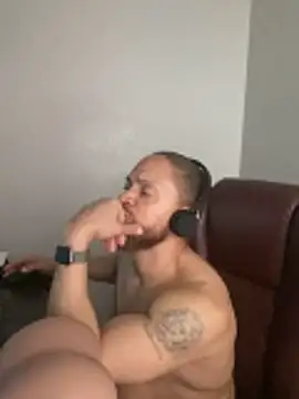 Chatroom XXX en direct de Fathero1time