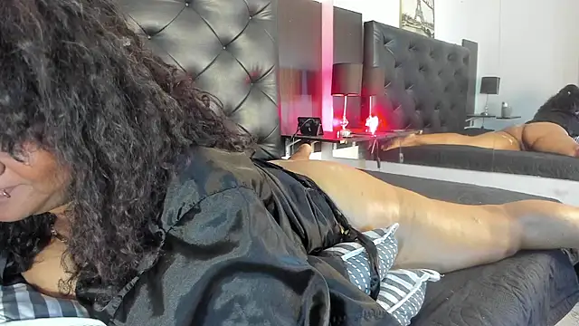 Chat +18 de Kymy_marquez ao vivo