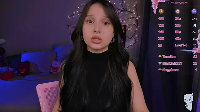 SoftyMooon Adlı Modelin Canlı XXX Sohbeti