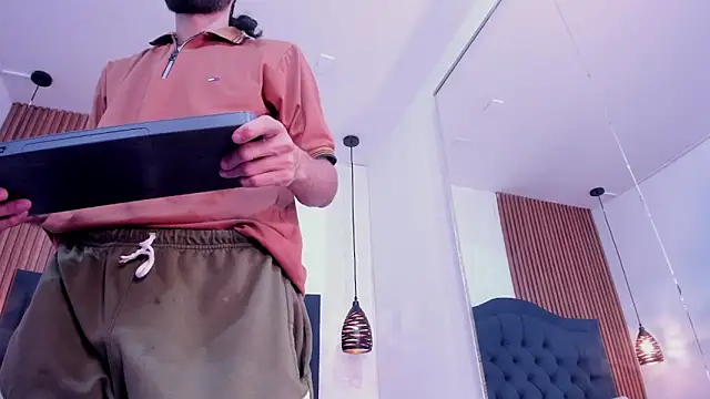 Hisoka_011 webcam show