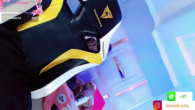 Sophiaa_doll_ webkamerás műsora