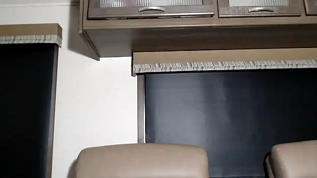 ThickD2C élő XXX-chatje