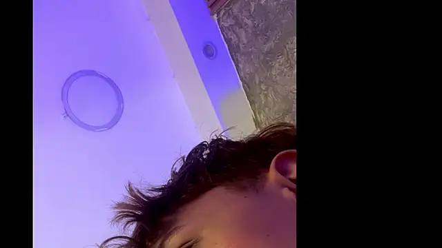 Tomy_Rox Adlı Modelin Canlı XXX Sohbeti