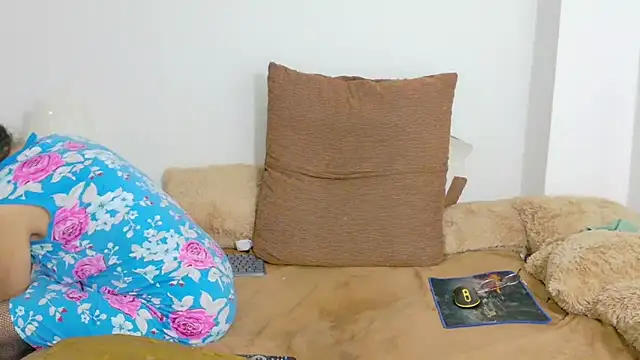 irisconde ওয়েবক্যাম শো