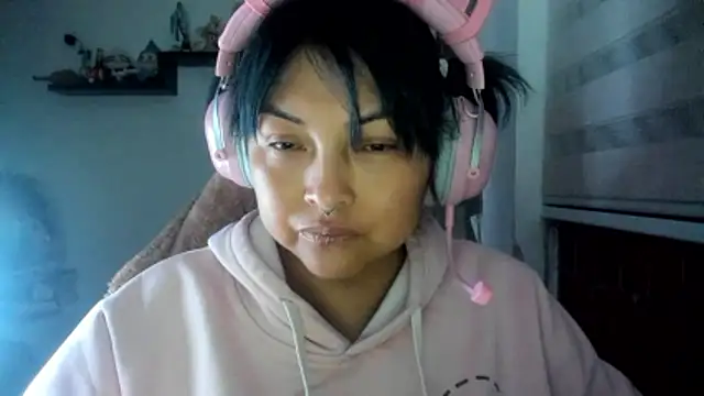 แชท XXX สดของ Shaddycute_