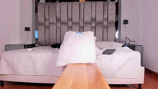 Pokazy przed kamerką – REINA_ADAHARA