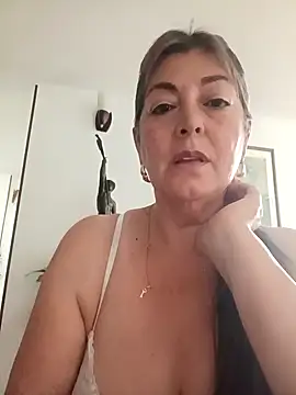 emma_tour Adlı Modelin Canlı XXX Sohbeti