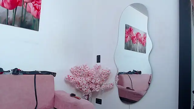 pinky_f00x লাইভ XXX চ্যাট