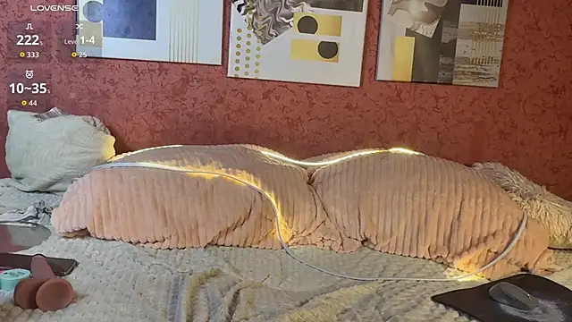 Chat XXX en directo de SlyFoxTales_