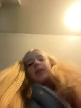 SeccySerena Adlı Modelin Canlı XXX Sohbeti