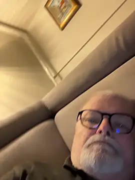 petvarad Chat XXX in diretta