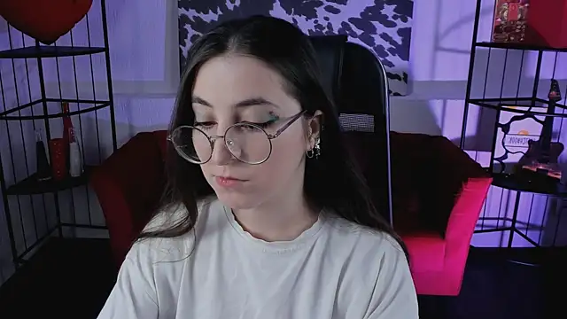 VirtuallVoyant's Live XXX Chat