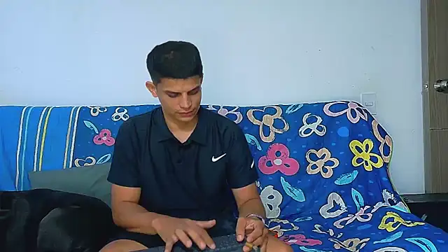 Party_Straight Show Webcam