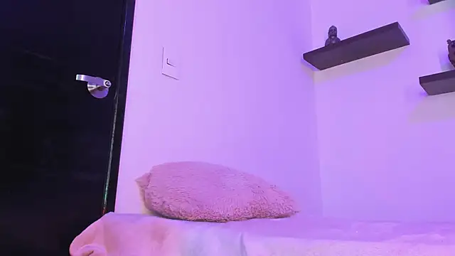 Miniadelf's Live XXX Chat