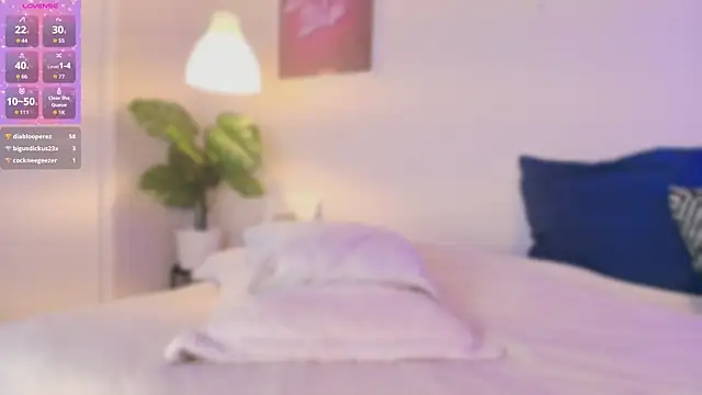 Jade-Naughty Chat XXX live