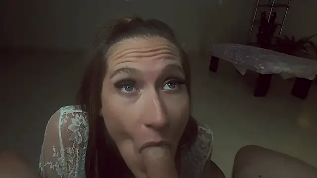 RhiCon Chat XXX live