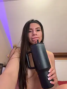 XXX chat uživo modela LalieFR