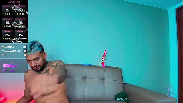 Valentiinoss Show in webcam