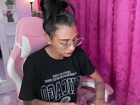 Chat XXX ao vivo de KarlaSlutSkinny__