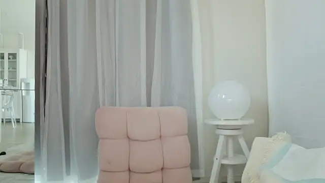 Mio_cherry Adlı Modelin Canlı XXX Sohbeti