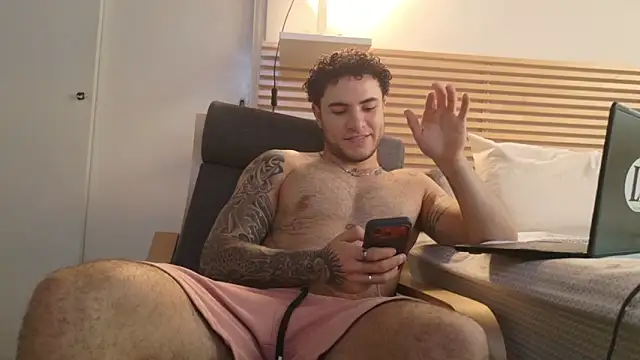 KevinWolf777n Live XXX chat