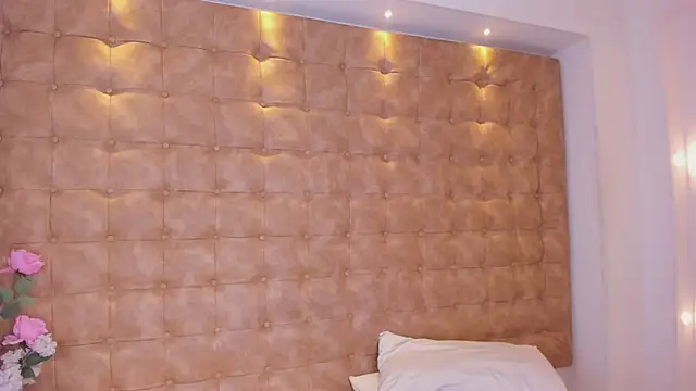 violet_giraldo's Live XXX Chat