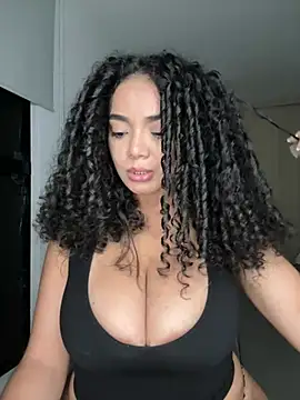 Curlyierr's Webcam Show