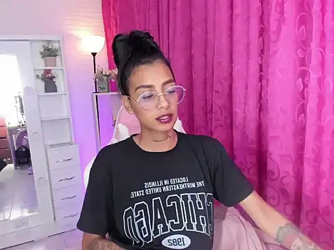 KarlaSlutSkinny__ Adlı Modelin Canlı XXX Sohbeti