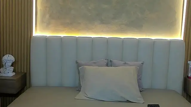 Michelle_Saenz_ Adlı Modelin Canlı XXX Sohbeti