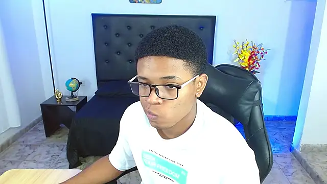 liiam3 即時 XXX 聊天