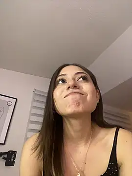 PrettyAmber Chat XXX in diretta