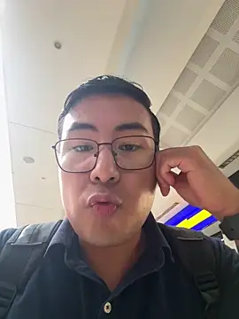 andrewmhilton_'s Webcam Show