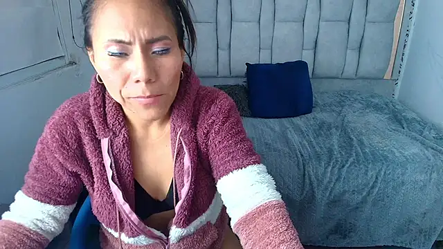 แชท XXX สดของ Keyla_Brunette_