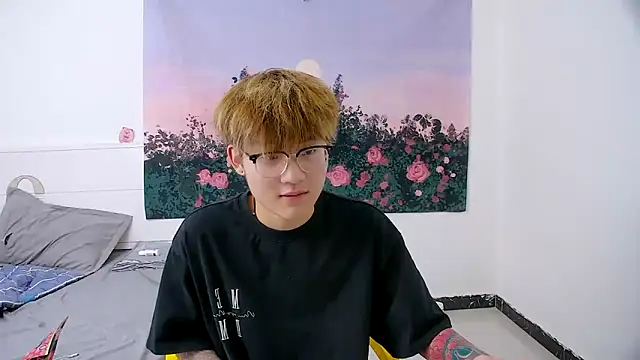 KK-cuteboy Show Webcam