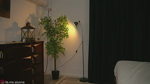 Alyonaqueen_n Live XXX chat