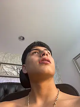 Lander_Cruz's Live XXX Chat