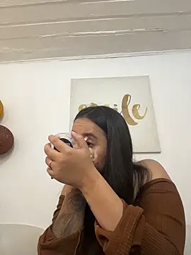 Antonella_Julieta 웹캠 쇼