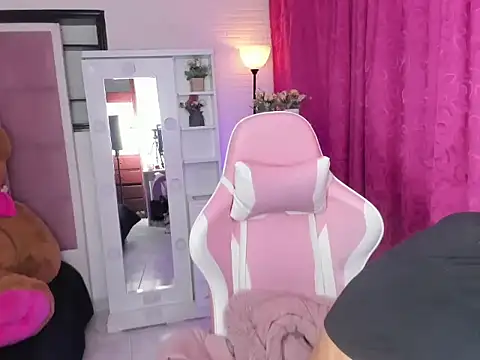 Živý XXX chat KarlaSlutSkinny__