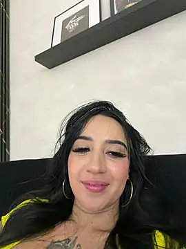 EmmyEvans1 Adlı Modelin Canlı XXX Sohbeti